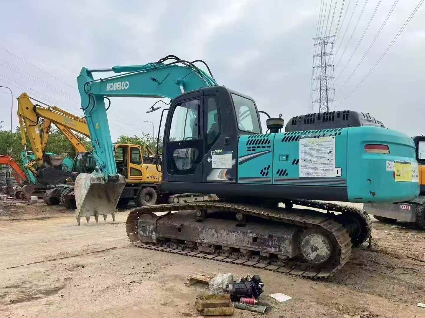 Used Kobelco SK250 Excavator 2017 Model / 3