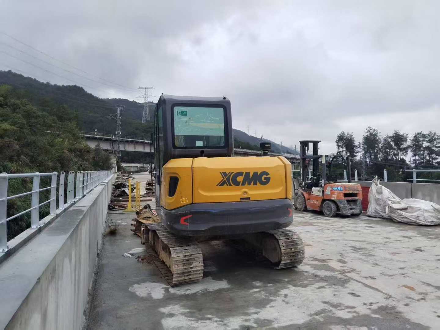 Used XCMG XE60 Excavator 2024 Model / 3