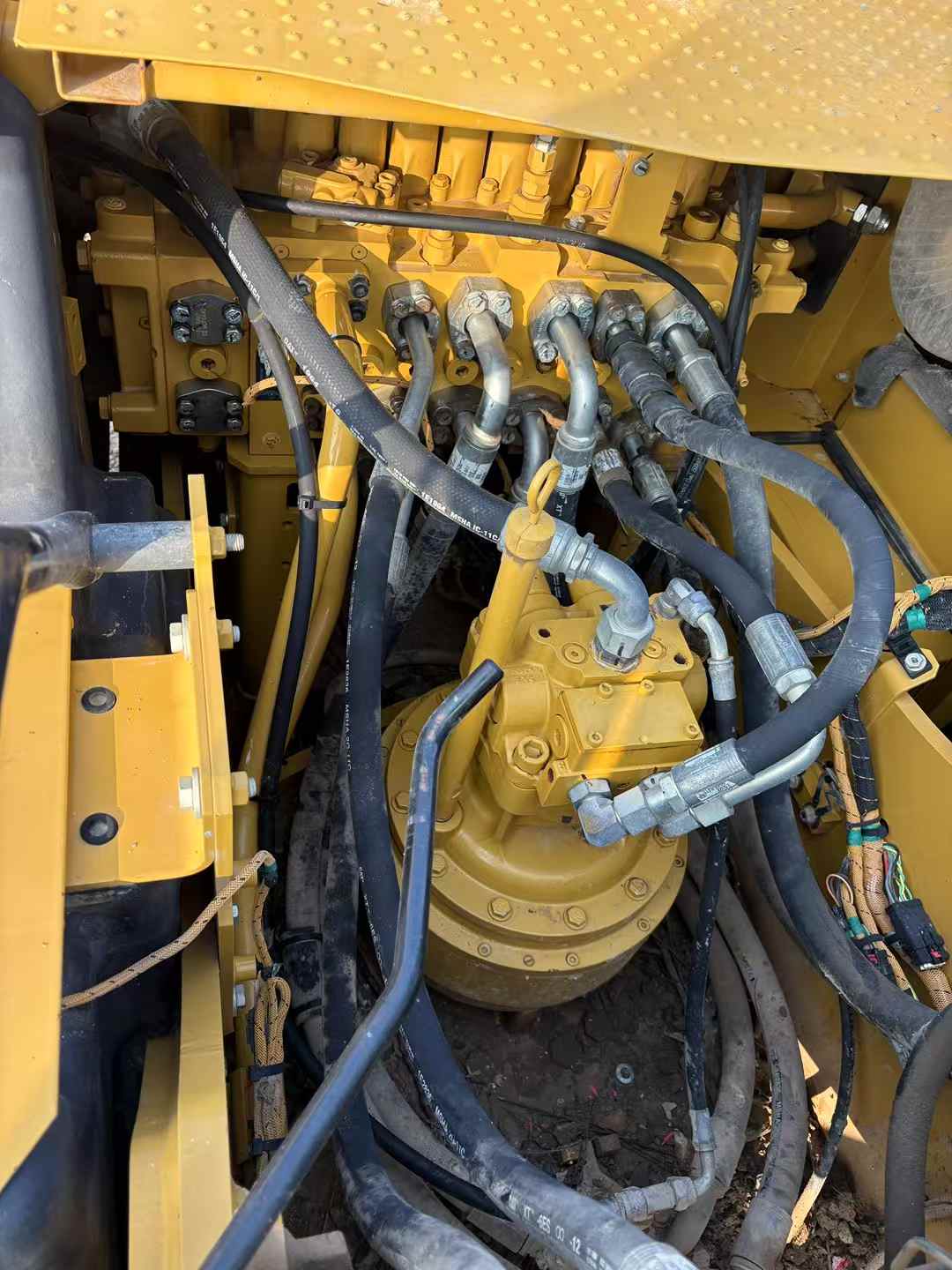 Used Caterpillar 323 Excavator 2020 Model / 7