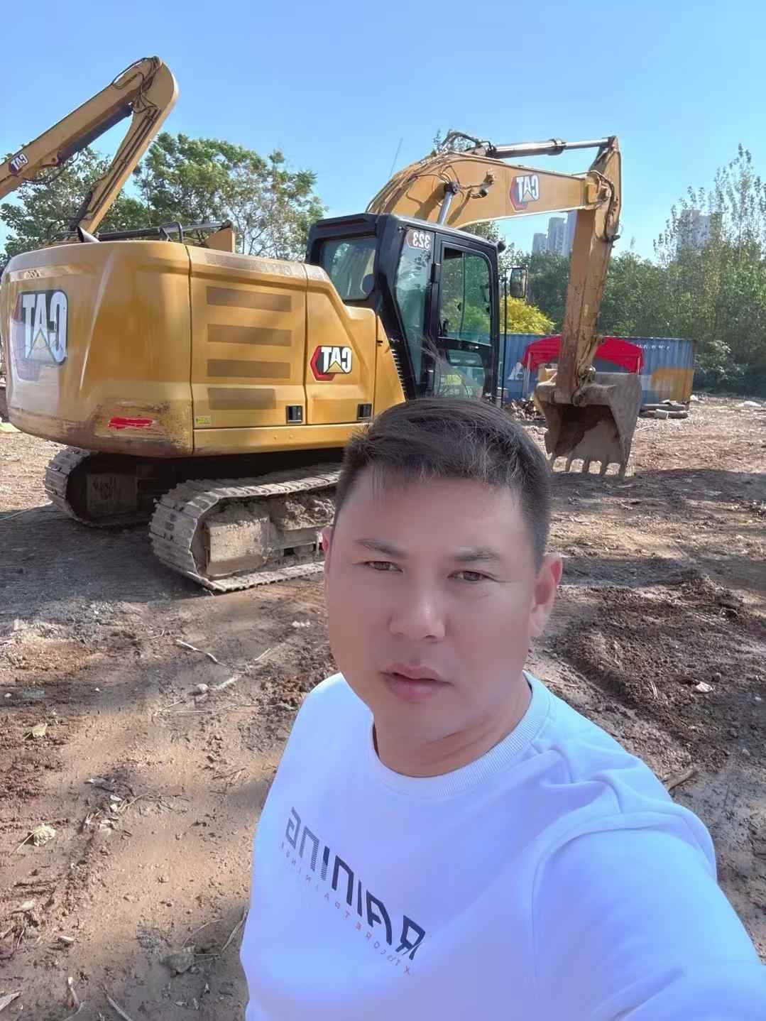 Used Caterpillar 323 Excavator 2020 Model / 4