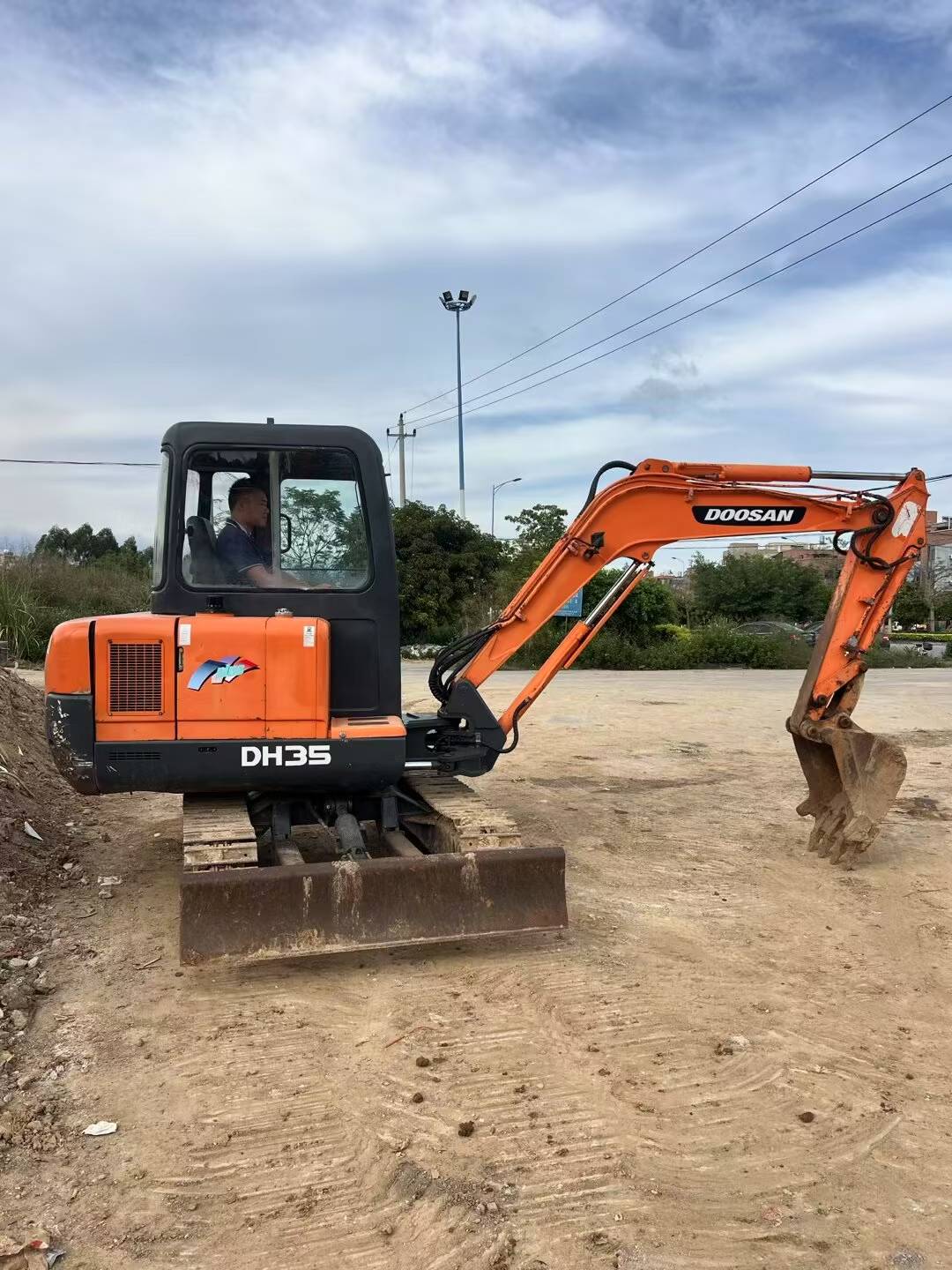 Used Doosan DH35 Excavator 2016 Model / 4