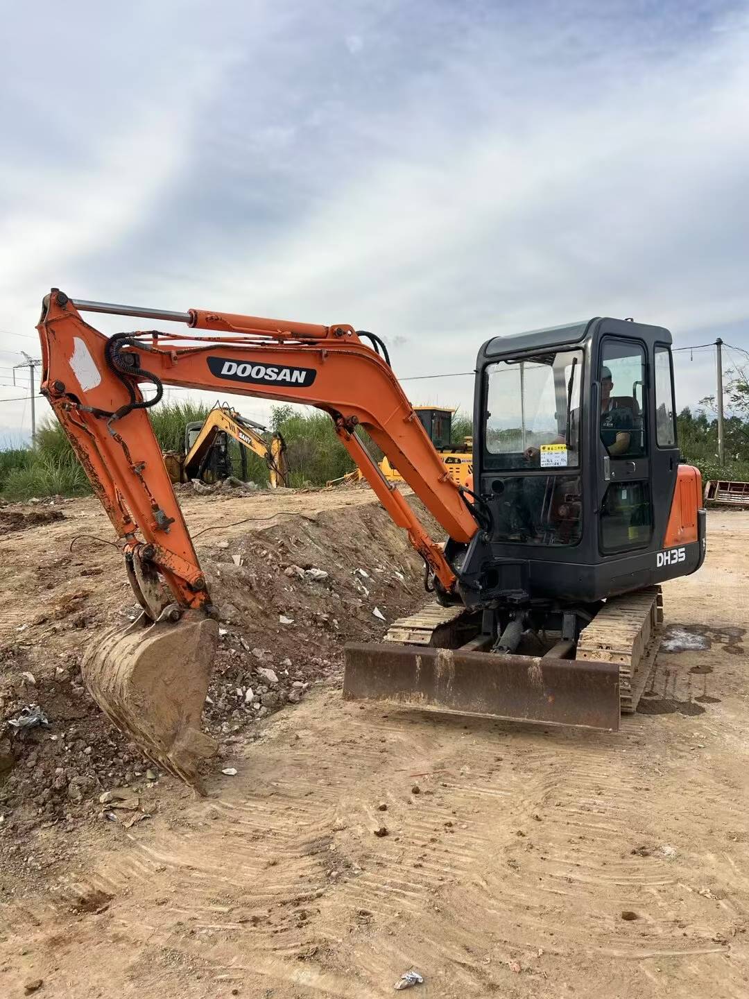 Used Doosan DH35 Excavator 2016 Model / 8