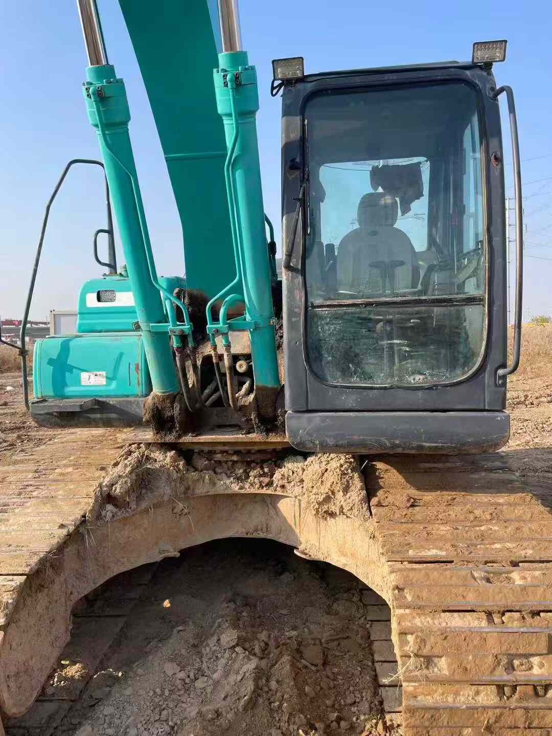 Used Kobelco SK200 Excavator 2012 Model / 7