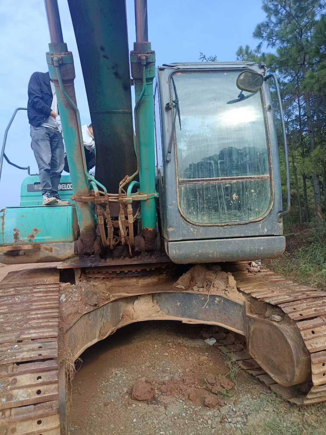 Used Kobelco SK200 Excavator 2016 Model / 2