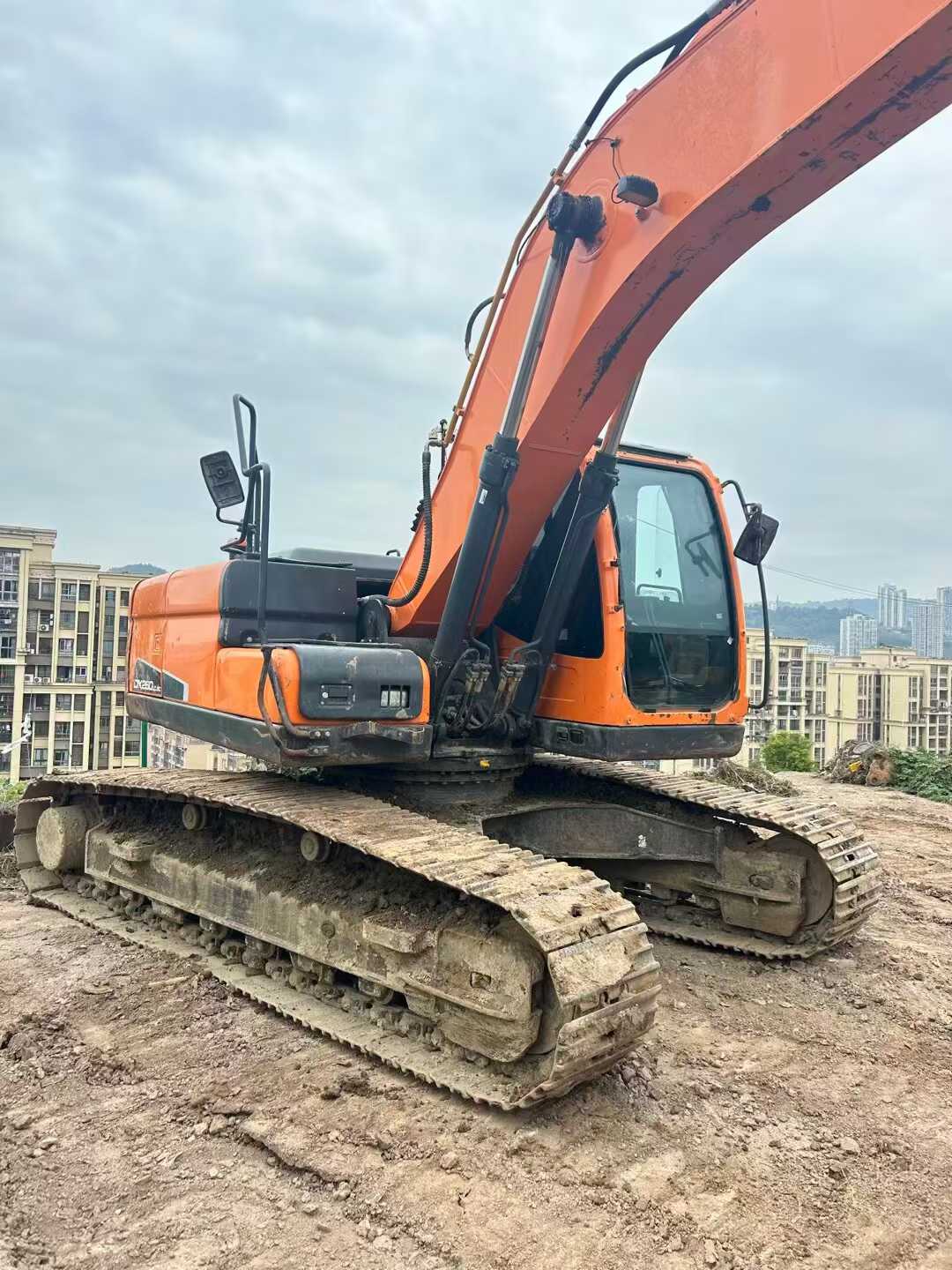 Used Doosan DH220 Excavator 2021 Model / 2