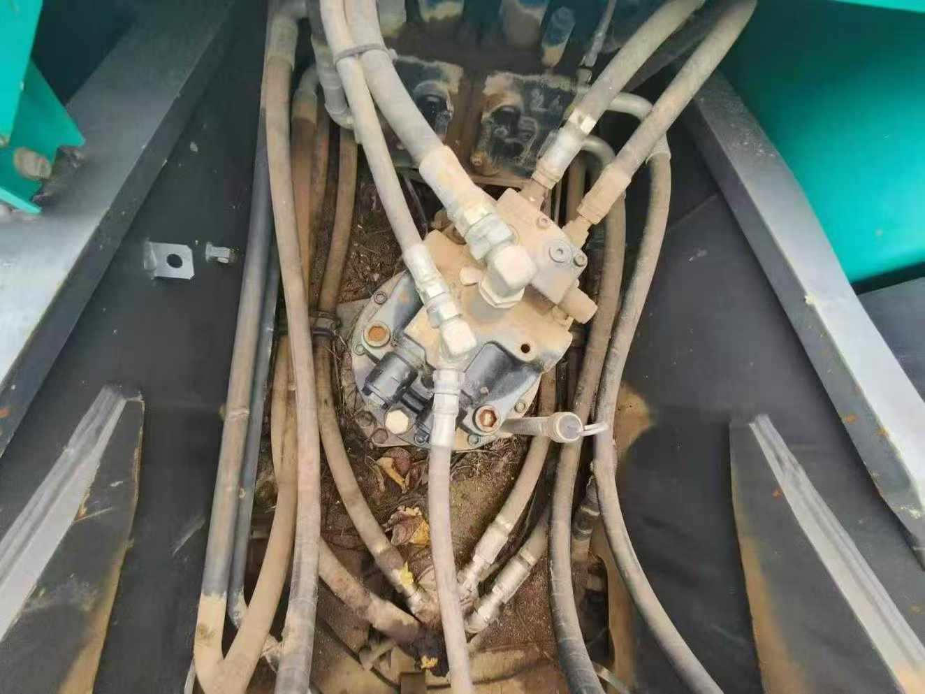 Used Kobelco SK220 Excavator 2017 Model / 4