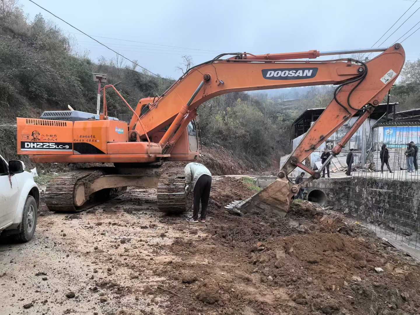 Used Doosan S225 Excavator 2011 Model