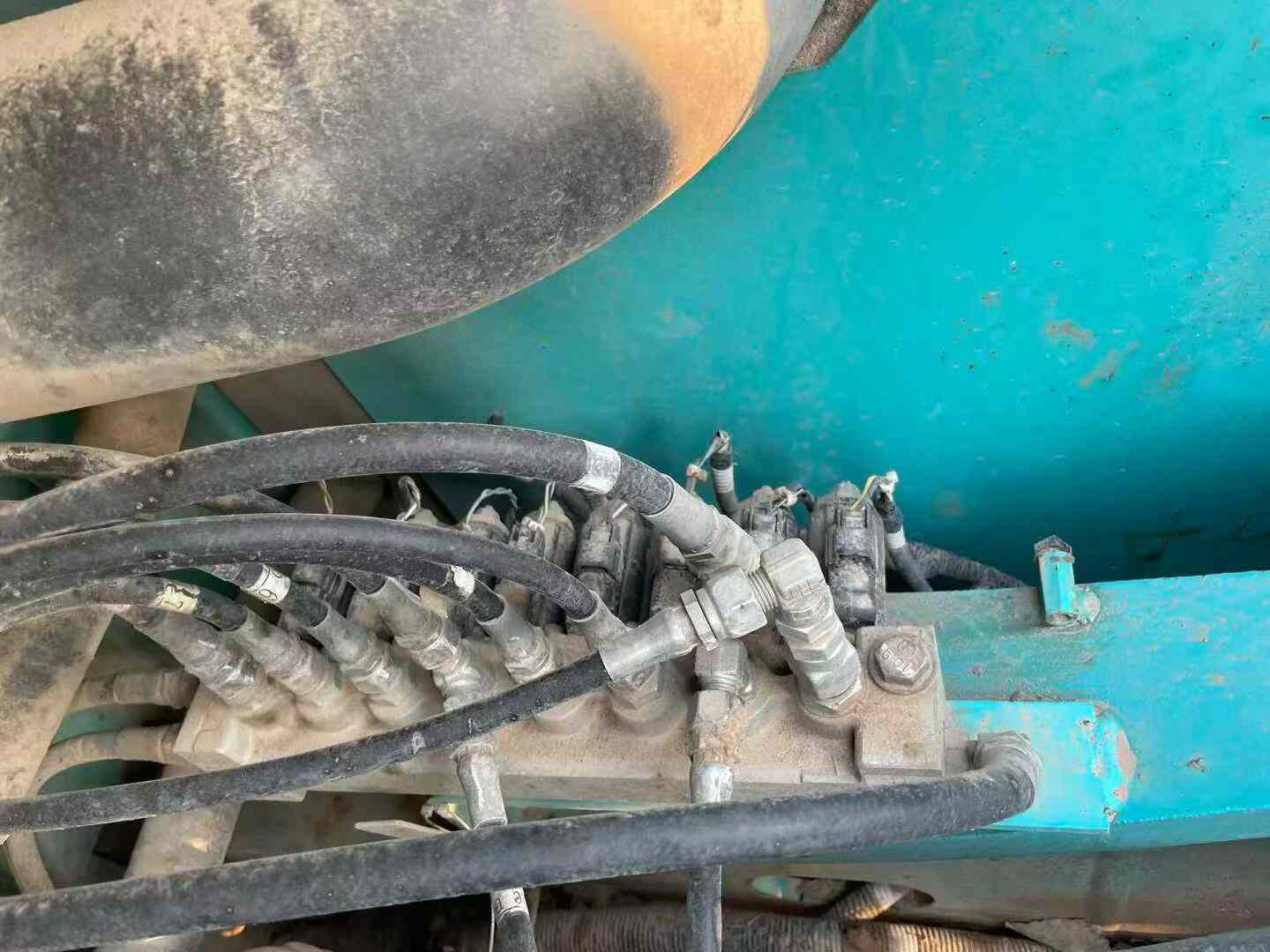 Used Kobelco SK210 Excavator 2011 Model / 3