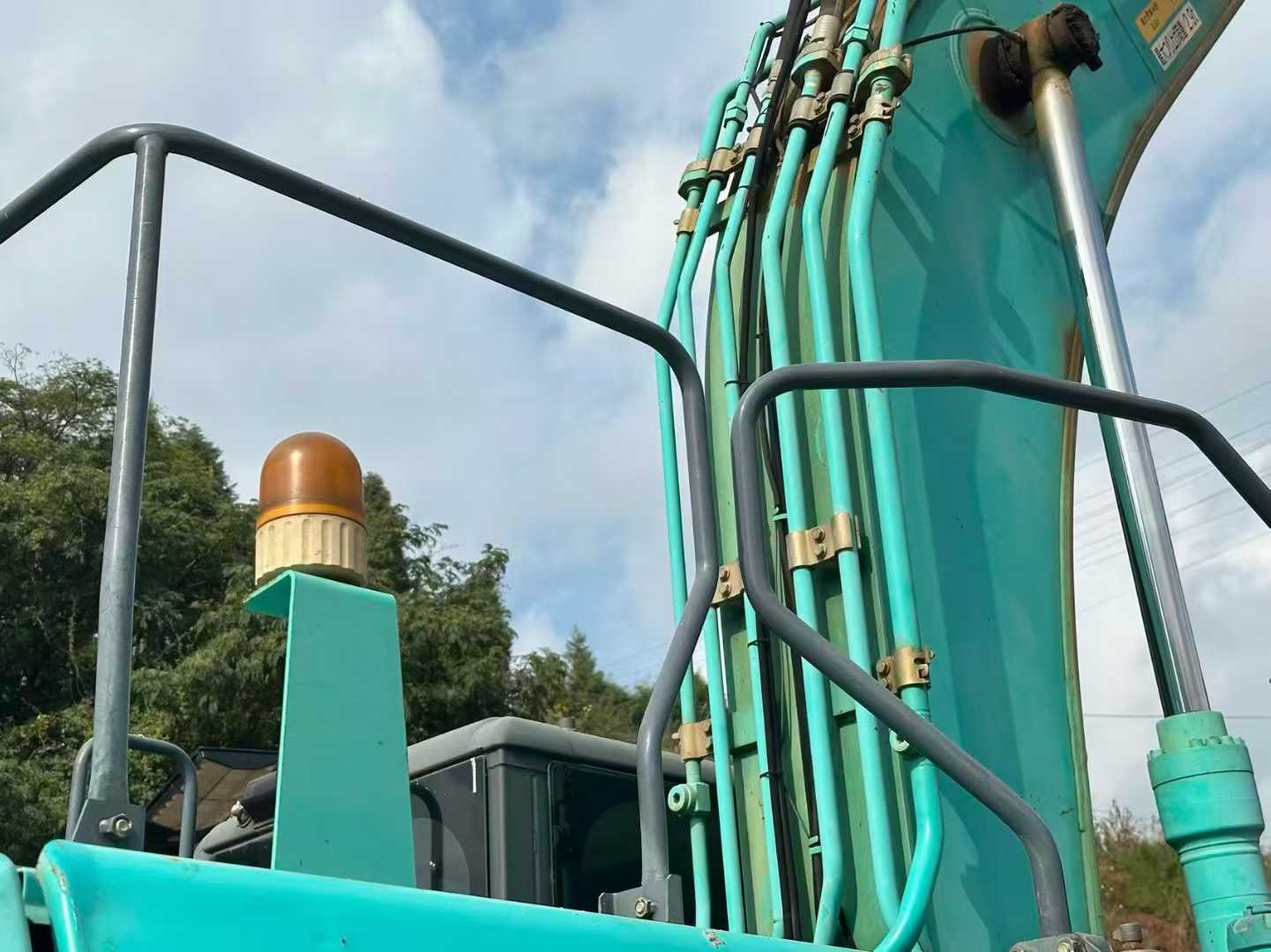 Used Kobelco SK200 Excavator 2016 Model / 3