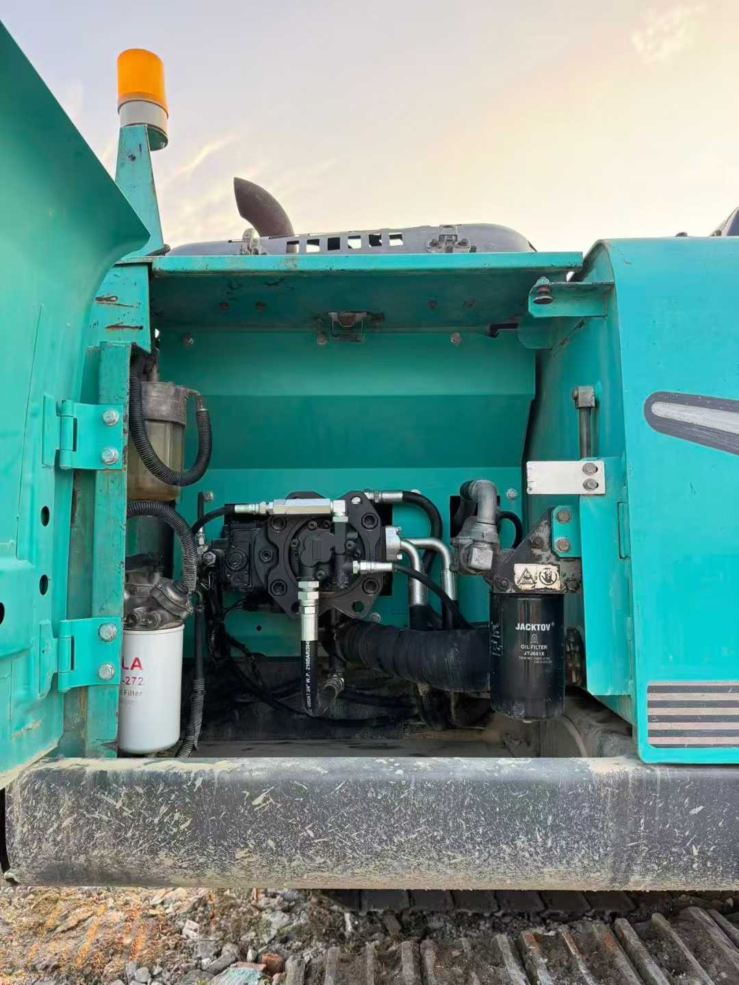 Used Kobelco SK200 Excavator 2016 Model / 6