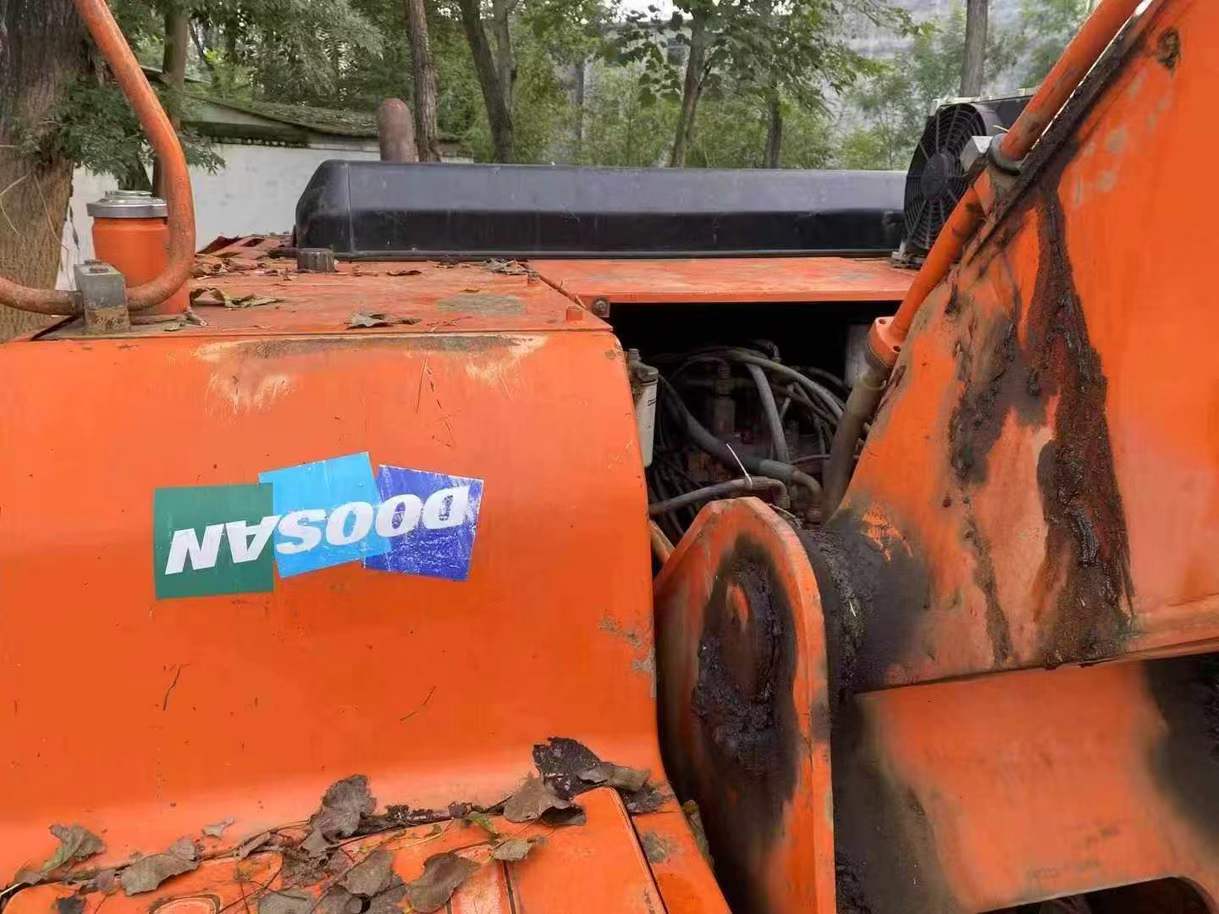 Used Doosan DH220-7 Excavator 2016 Model / 8