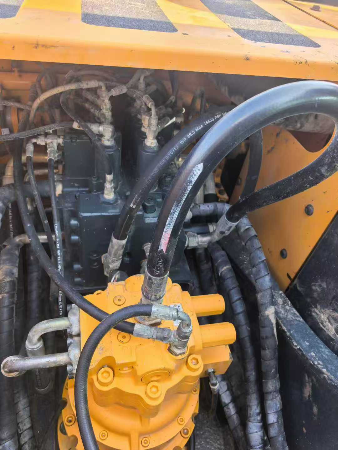 Used Hyundai R215VSN Excavator 2021 Model / 9