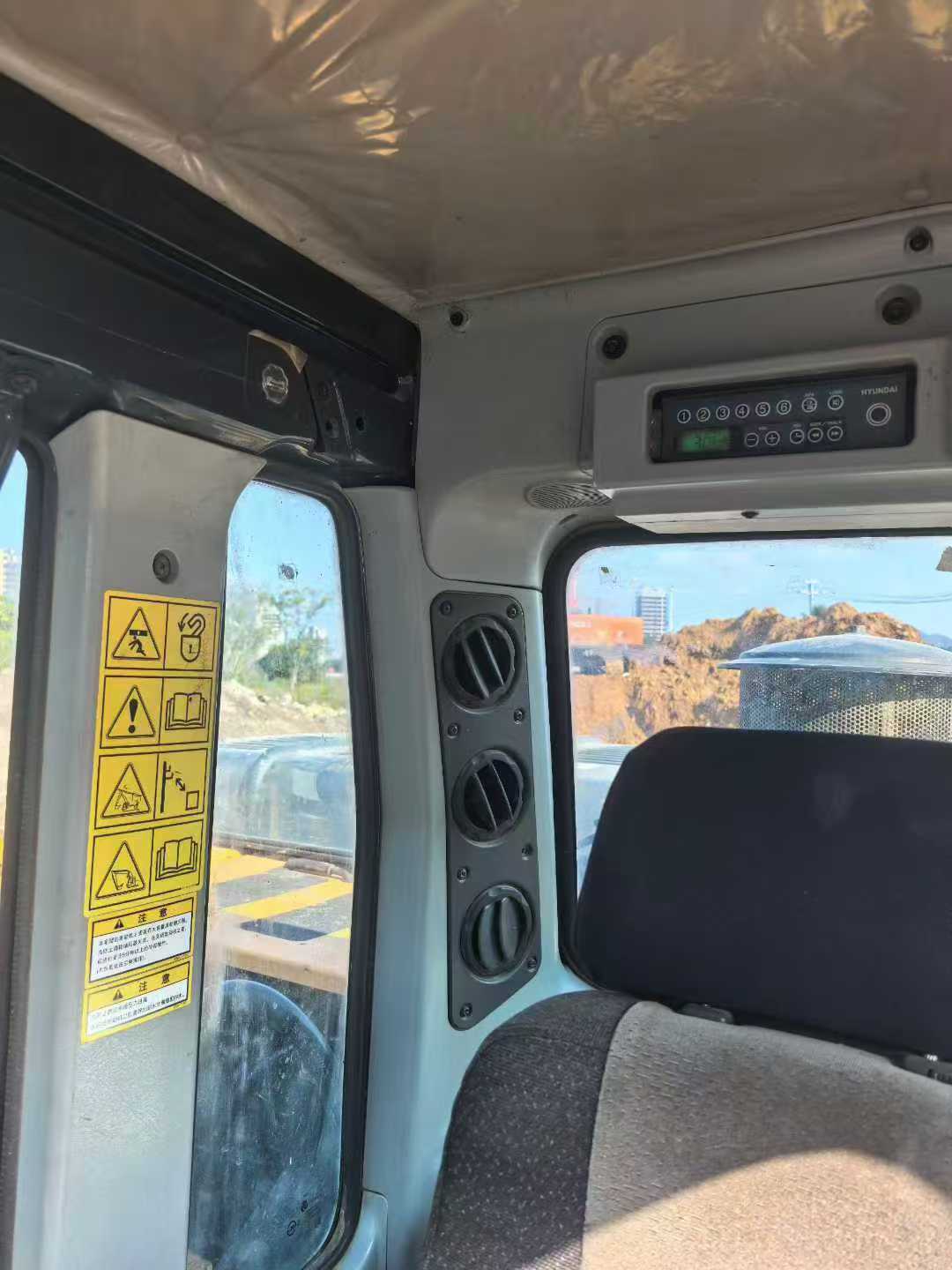 Used Hyundai R215VSN Excavator 2021 Model / 4