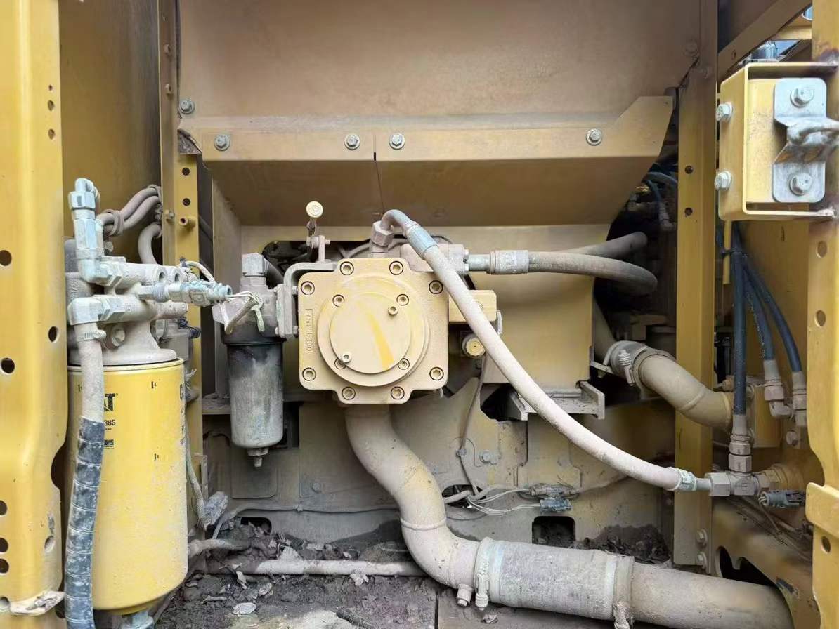 Used Caterpillar 323 Excavator 2018 Model / 9