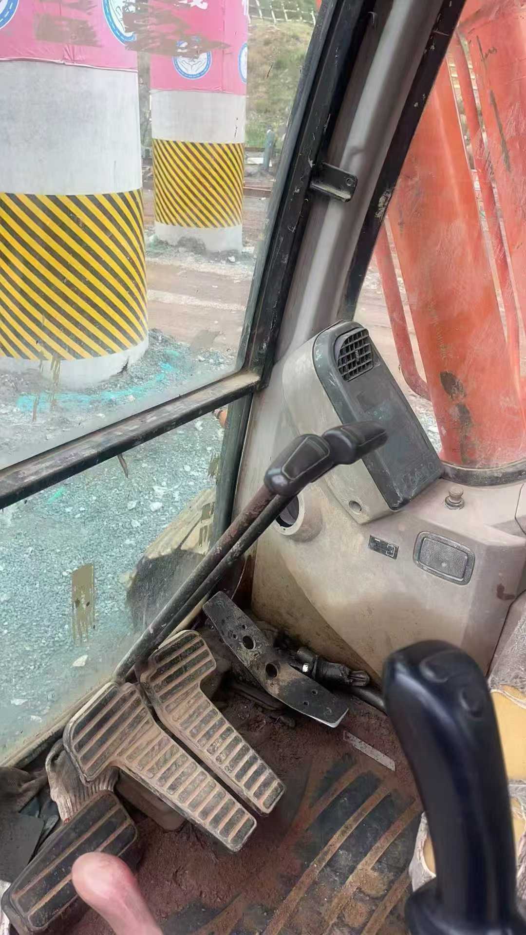 Used Doosan DH220 Excavator 2016 Model / 3