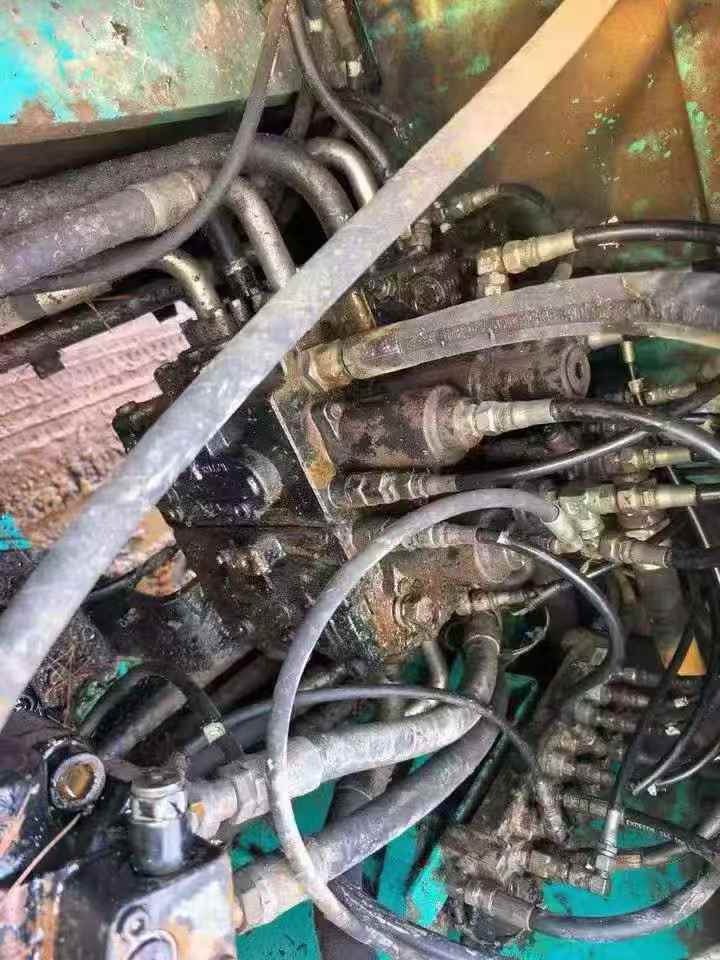 Used Kobelco SK2008 Excavator 2011 Model / 6