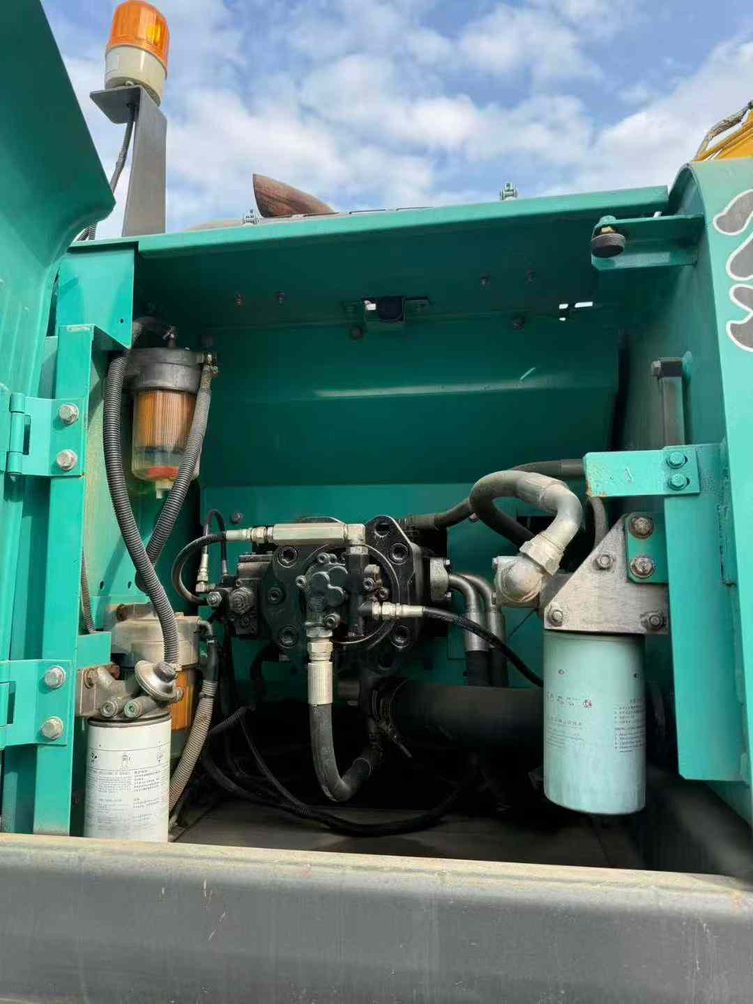 Used Kobelco SK200-8 Excavator 2016 Model / 8