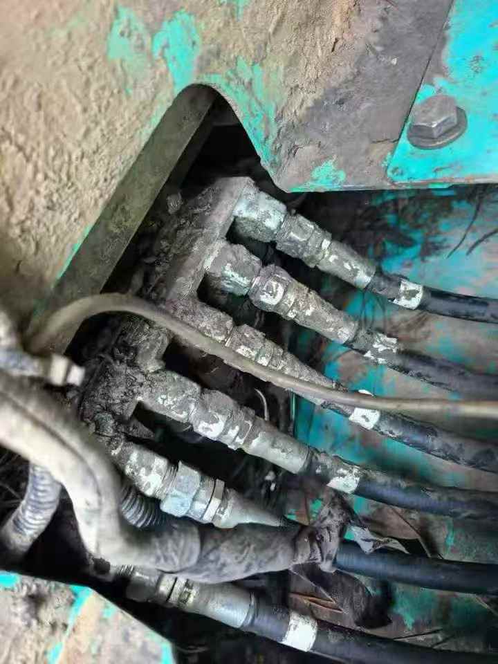 Used Kobelco SK2008 Excavator 2011 Model / 4