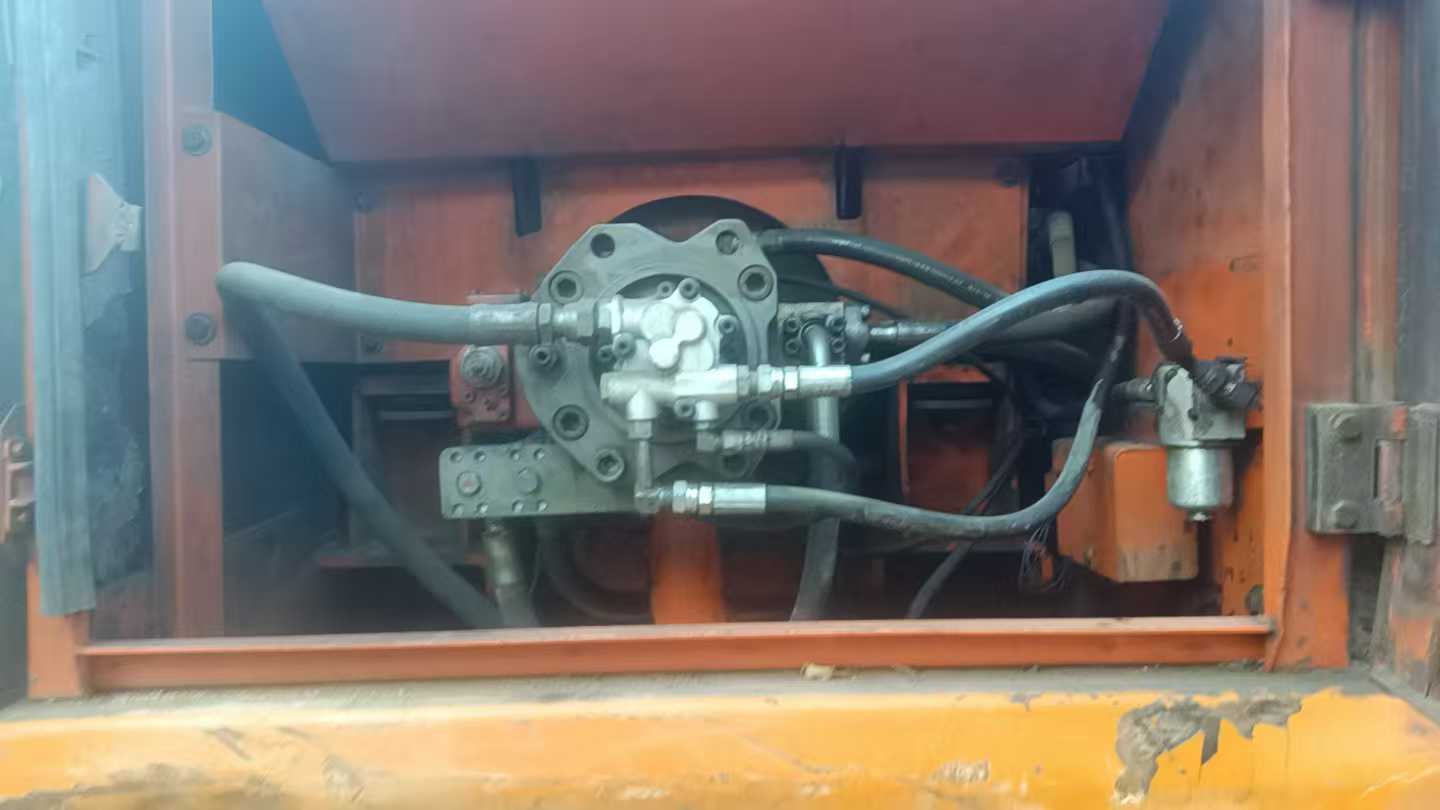 Used Doosan DL300 Excavator 2010 Model / 6