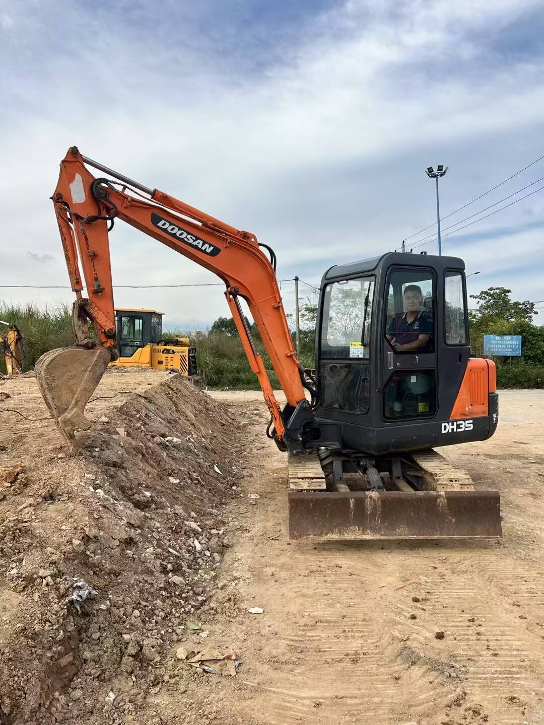 Used Doosan DH35 Excavator 2016 Model / 2