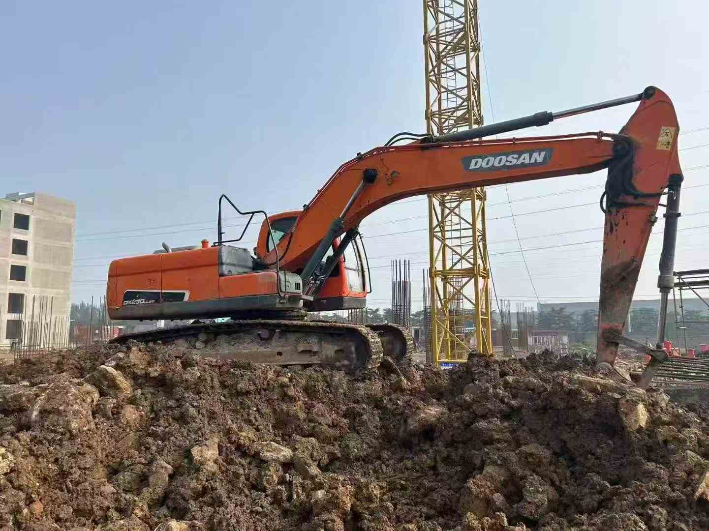 Used Doosan DH220 Excavator 2016 Model