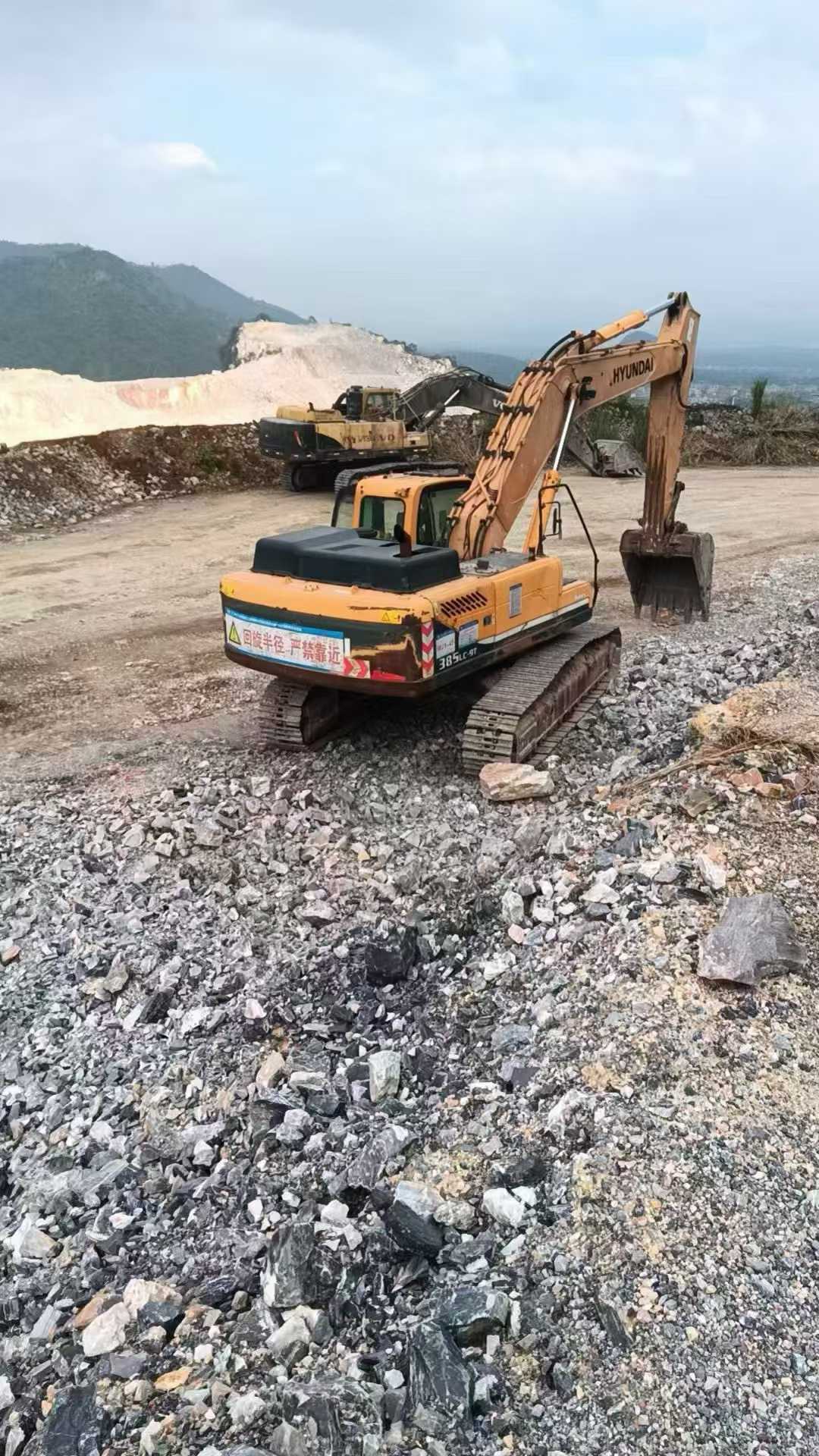 Used Hyundai R385LC-9 Excavator 2016 Model