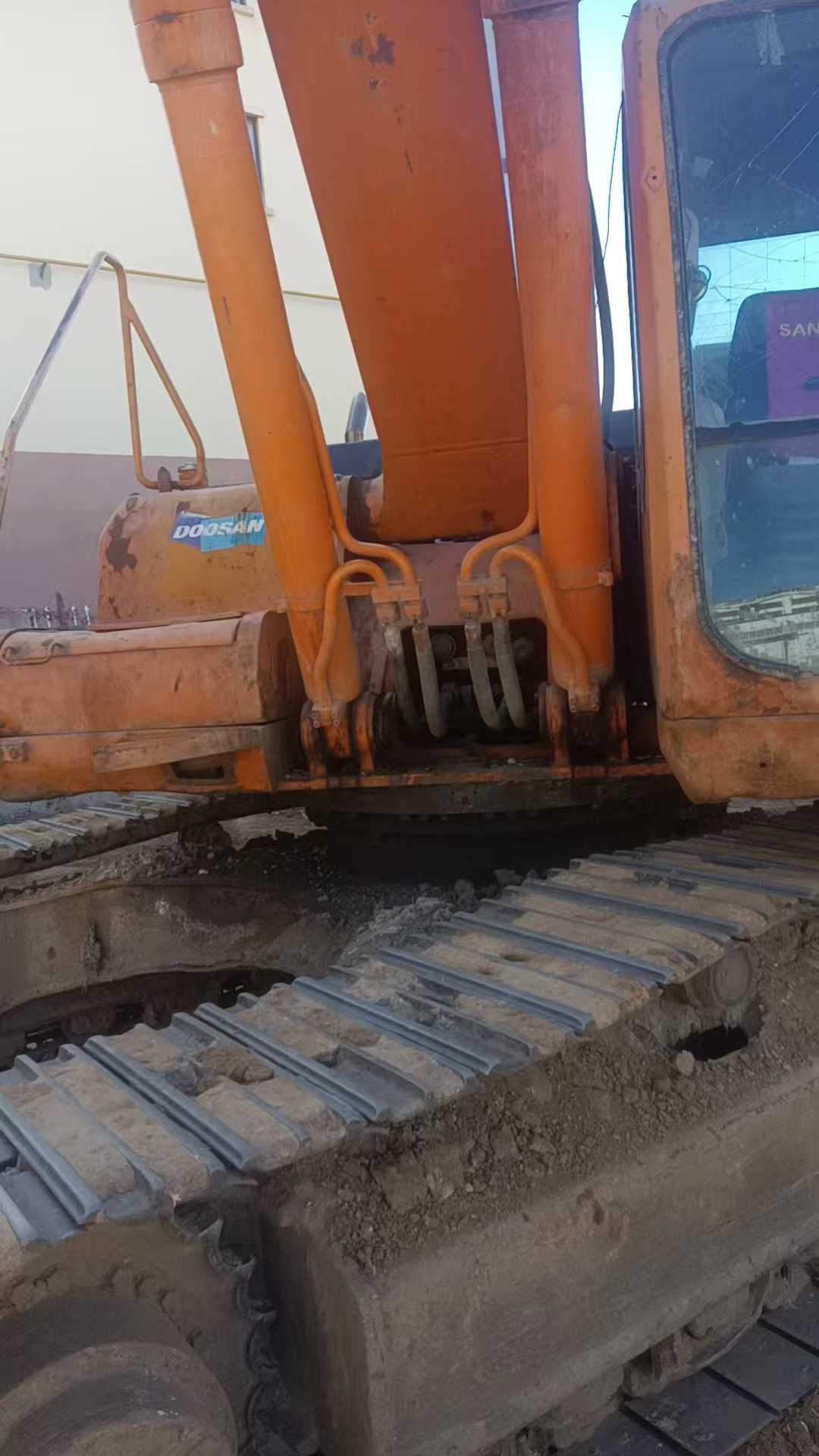 Used Doosan DL300 Excavator 2010 Model / 5