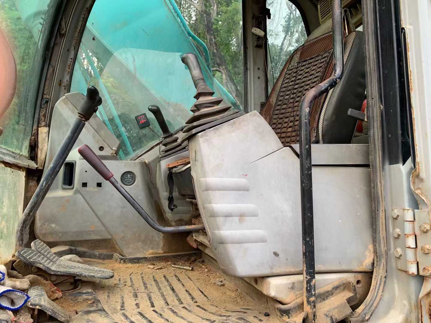 Used Kobelco SK200-6E Excavator 2016 Model / 9