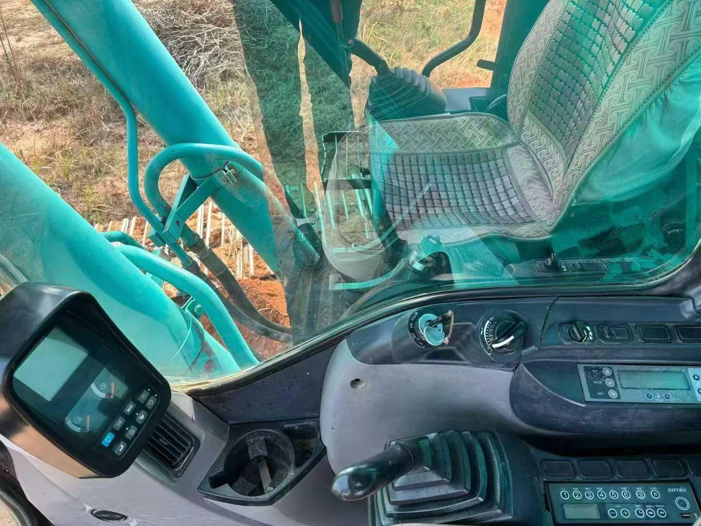 Used Kobelco SK210 Excavator 2015 Model / 8