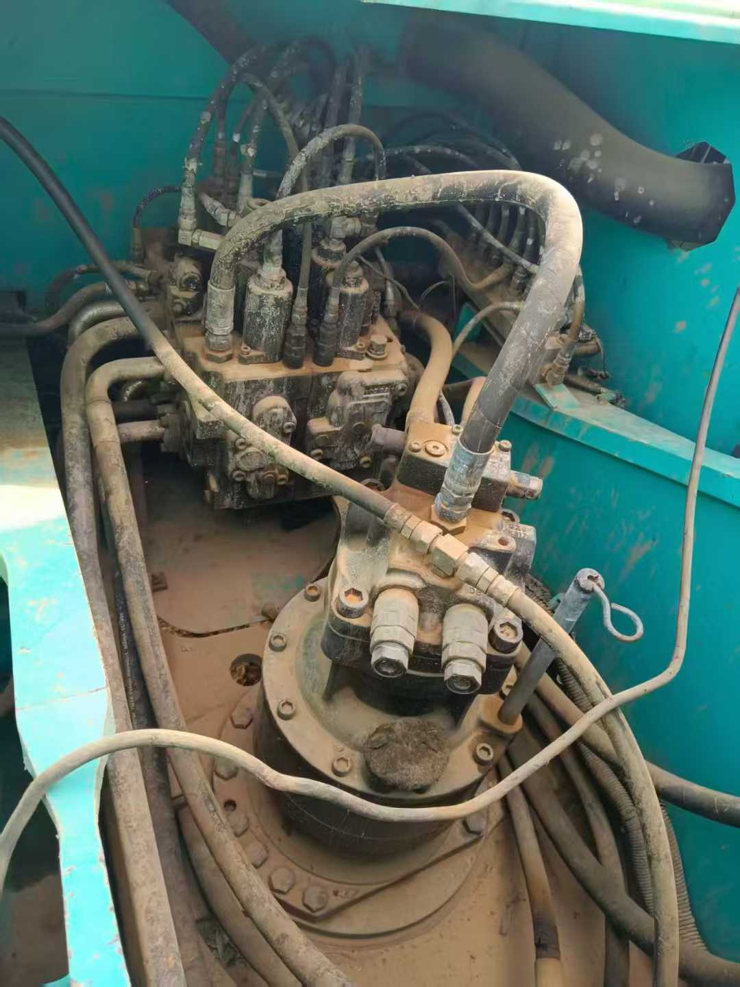 Used Kobelco SK210 Excavator 2011 Model / 3