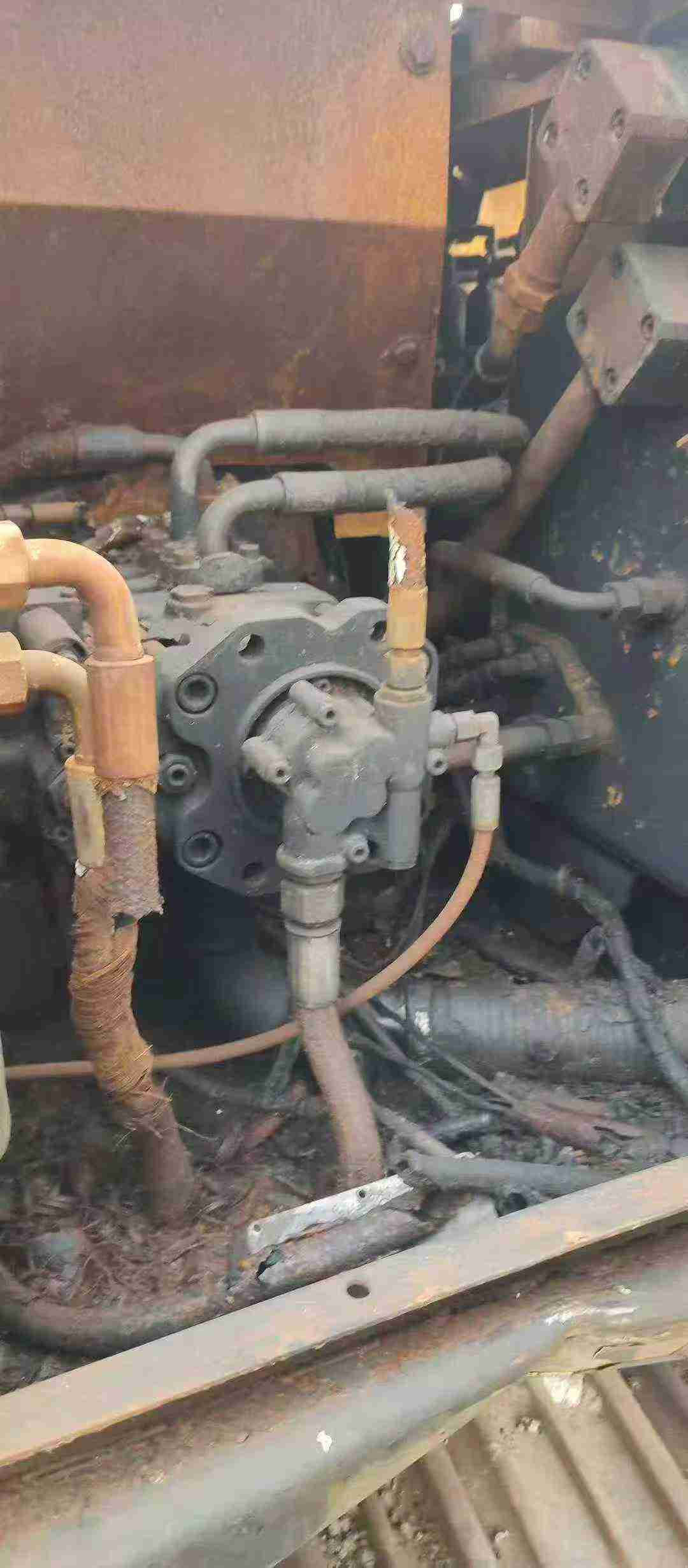 Used Sany SY135 Excavator 2016 Model / 8