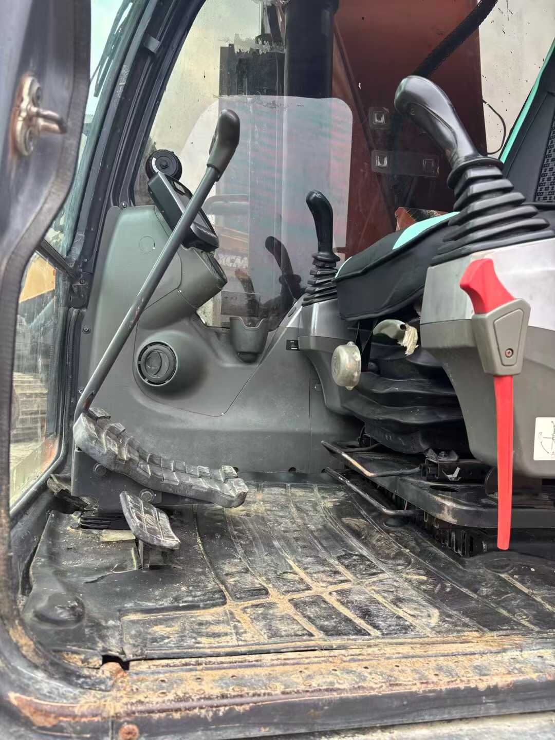 Used Doosan DH220 Excavator 2021 Model / 6