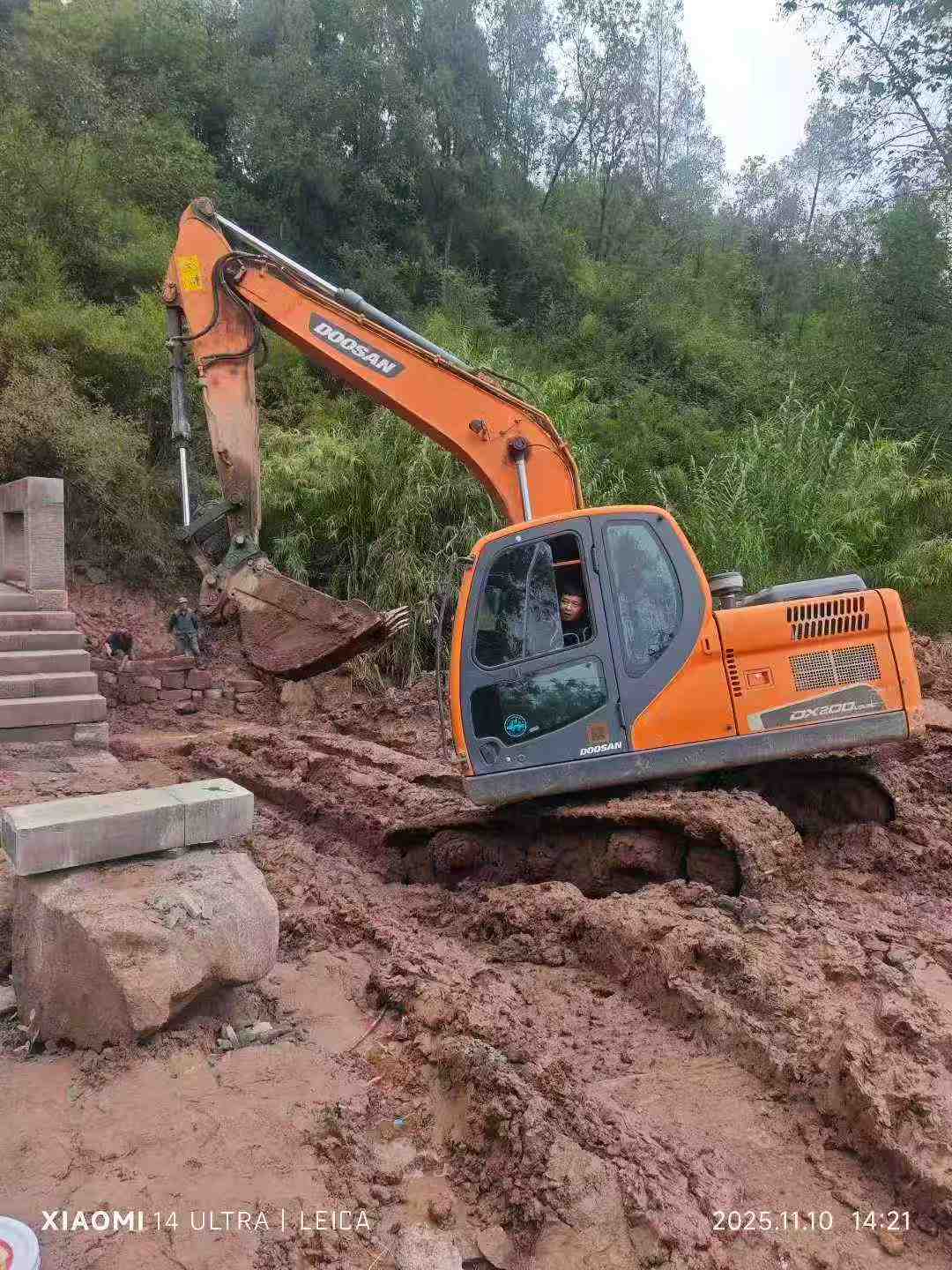 Used Doosan DH130LC-V Excavator 2020 Model / 3