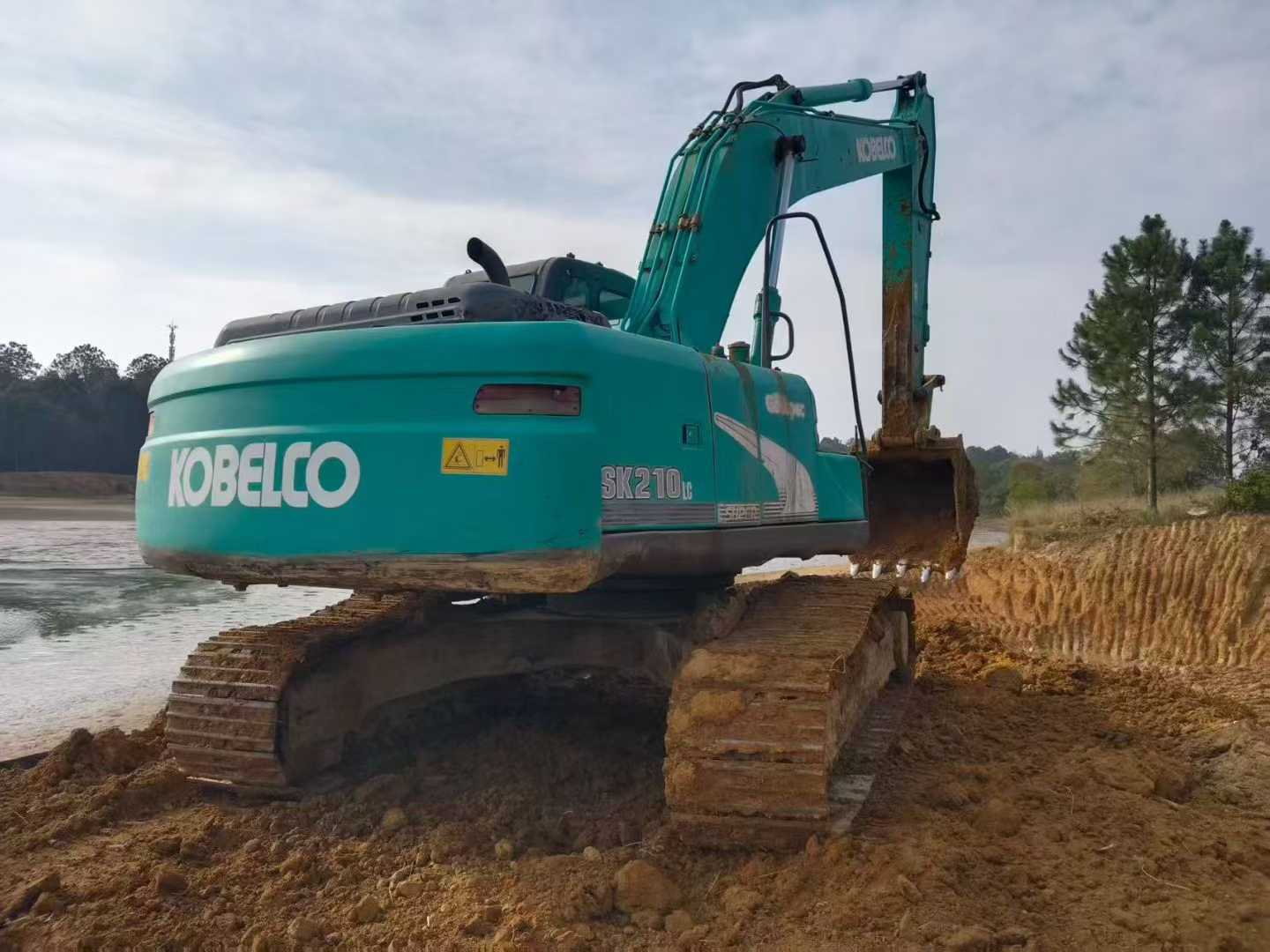 Used Kobelco SK210 Excavator 2011 Model / 2