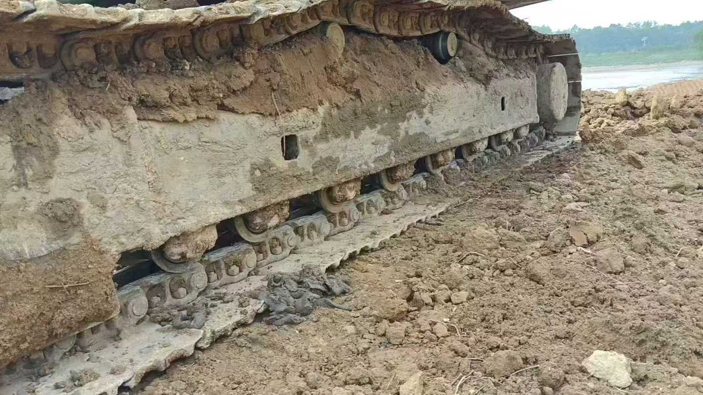 Used Kobelco SK210 Excavator 2011 Model / 8