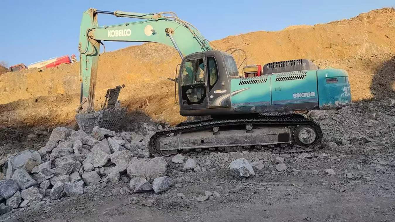 Used Kobelco SK350LC8 Excavator 2016 Model