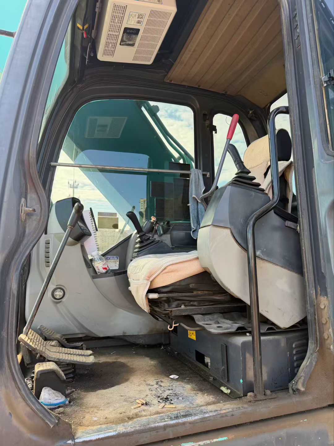 Used Kobelco SK200 Excavator 2016 Model / 8