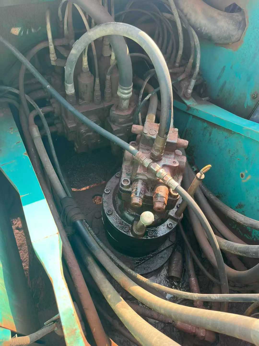 Used Kobelco SK200 Excavator 2016 Model / 3