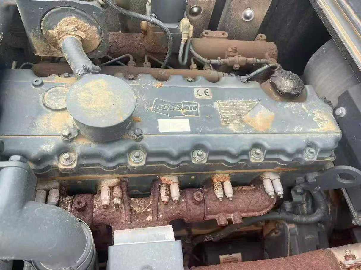 Used Doosan DH220 Excavator 2017 Model / 4