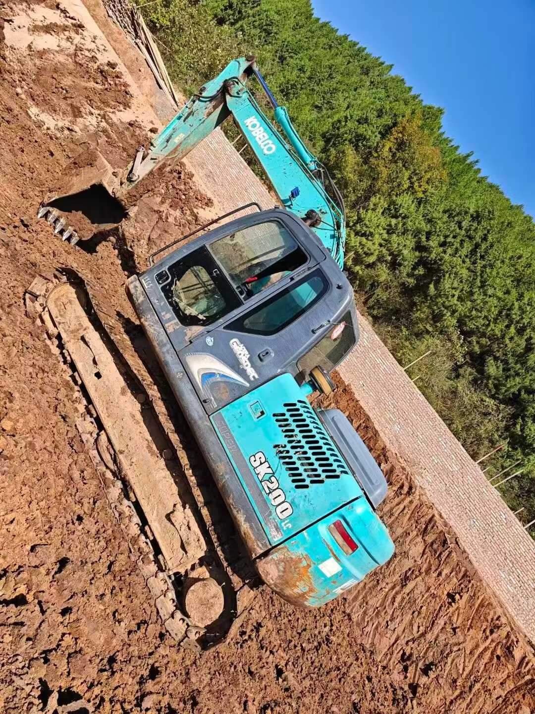 Used Kobelco SK140 Excavator 2016 Model / 3