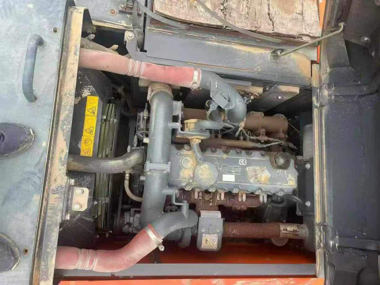 Used Doosan DH220 Excavator 2017 Model / 6