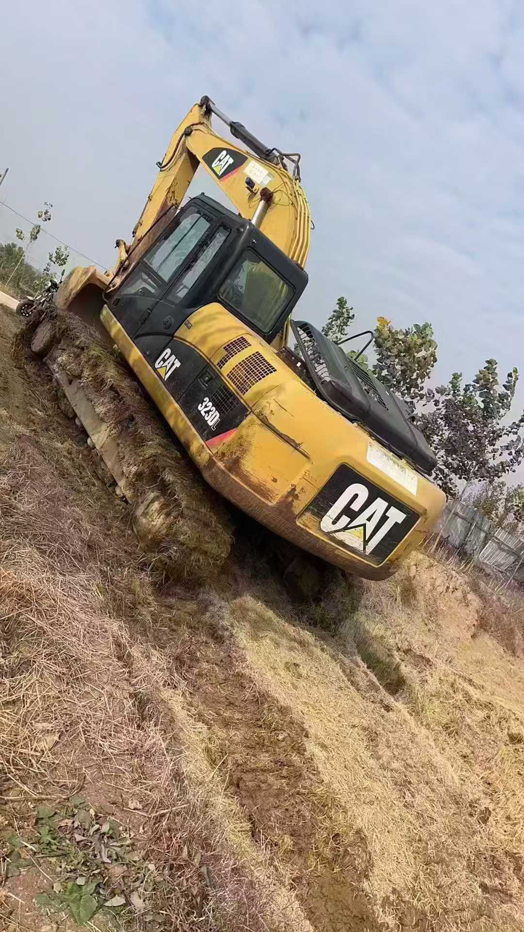 Used Caterpillar 323DL Excavator 2011 Model