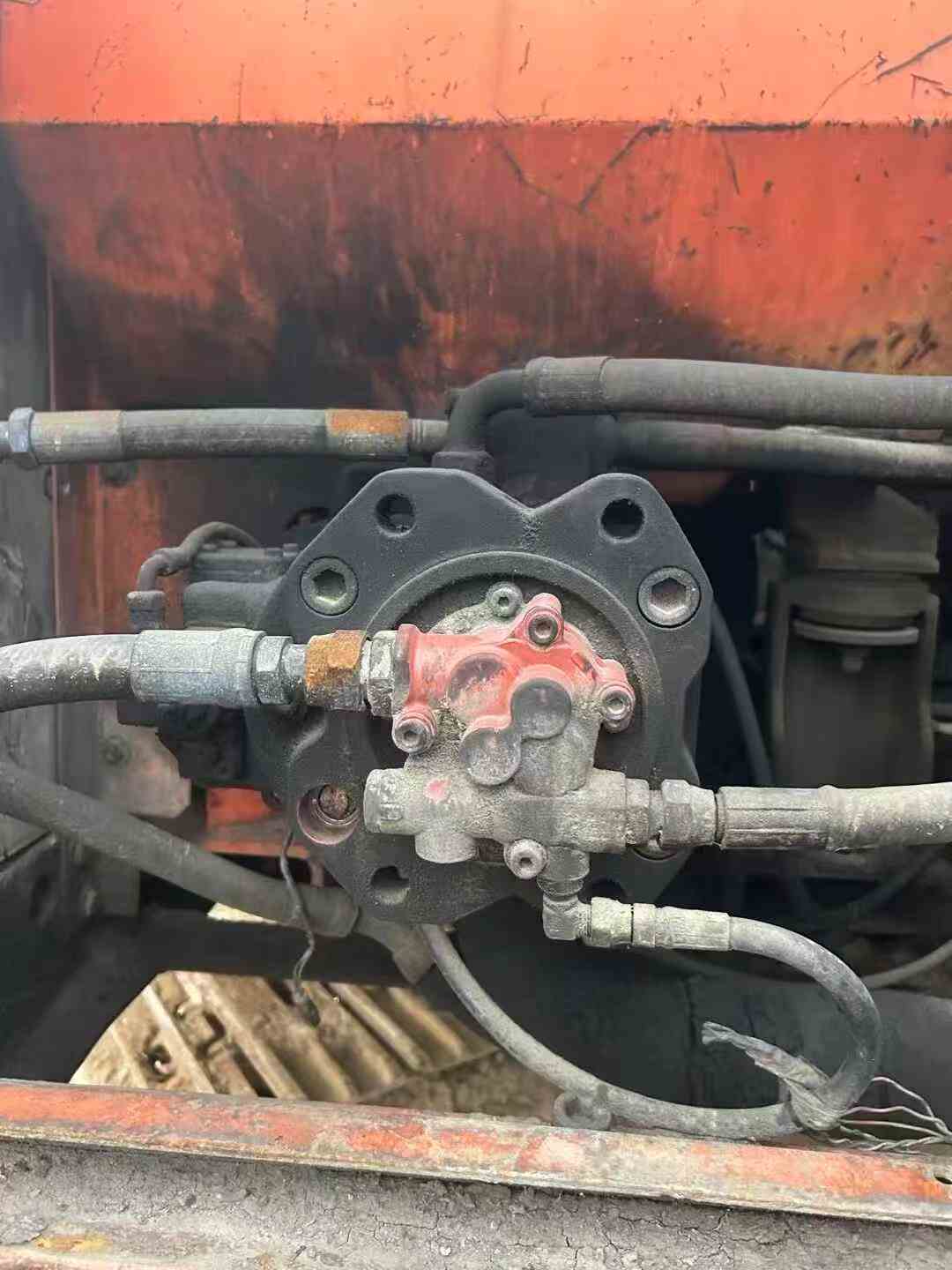 Used Doosan S225 Excavator 2010 Model / 3