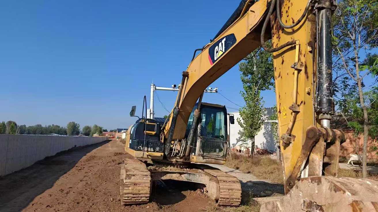 Used Caterpillar 323 Excavator 2017 Model