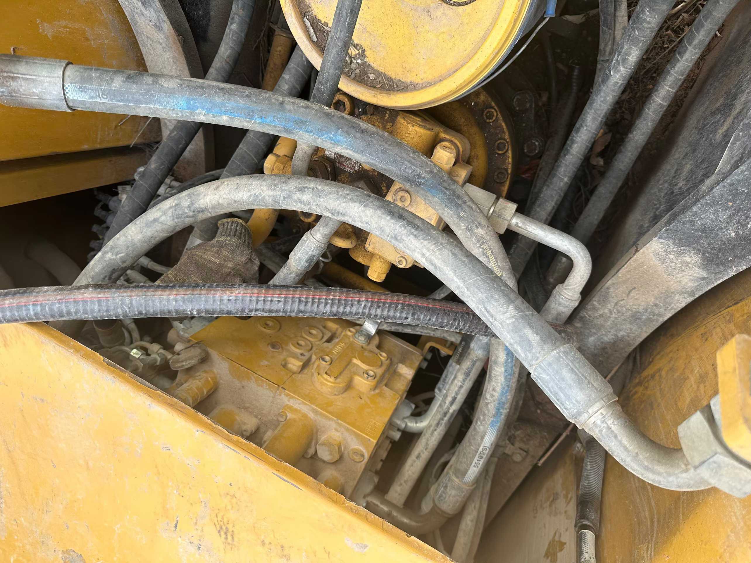 Used Sany SY200H Excavator 2021 Model / 4