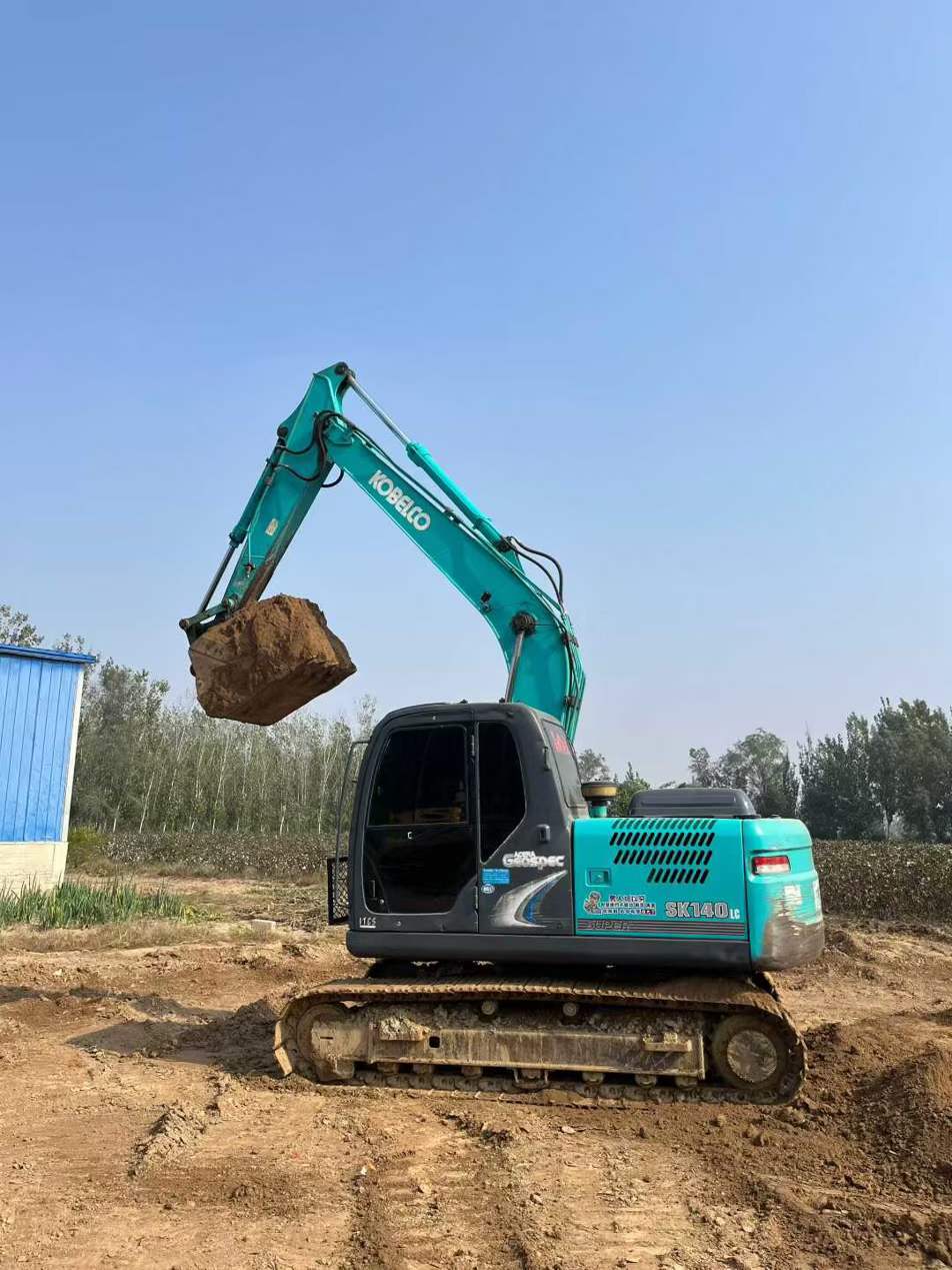 Used Kobelco SK140 Excavator 2016 Model / 2