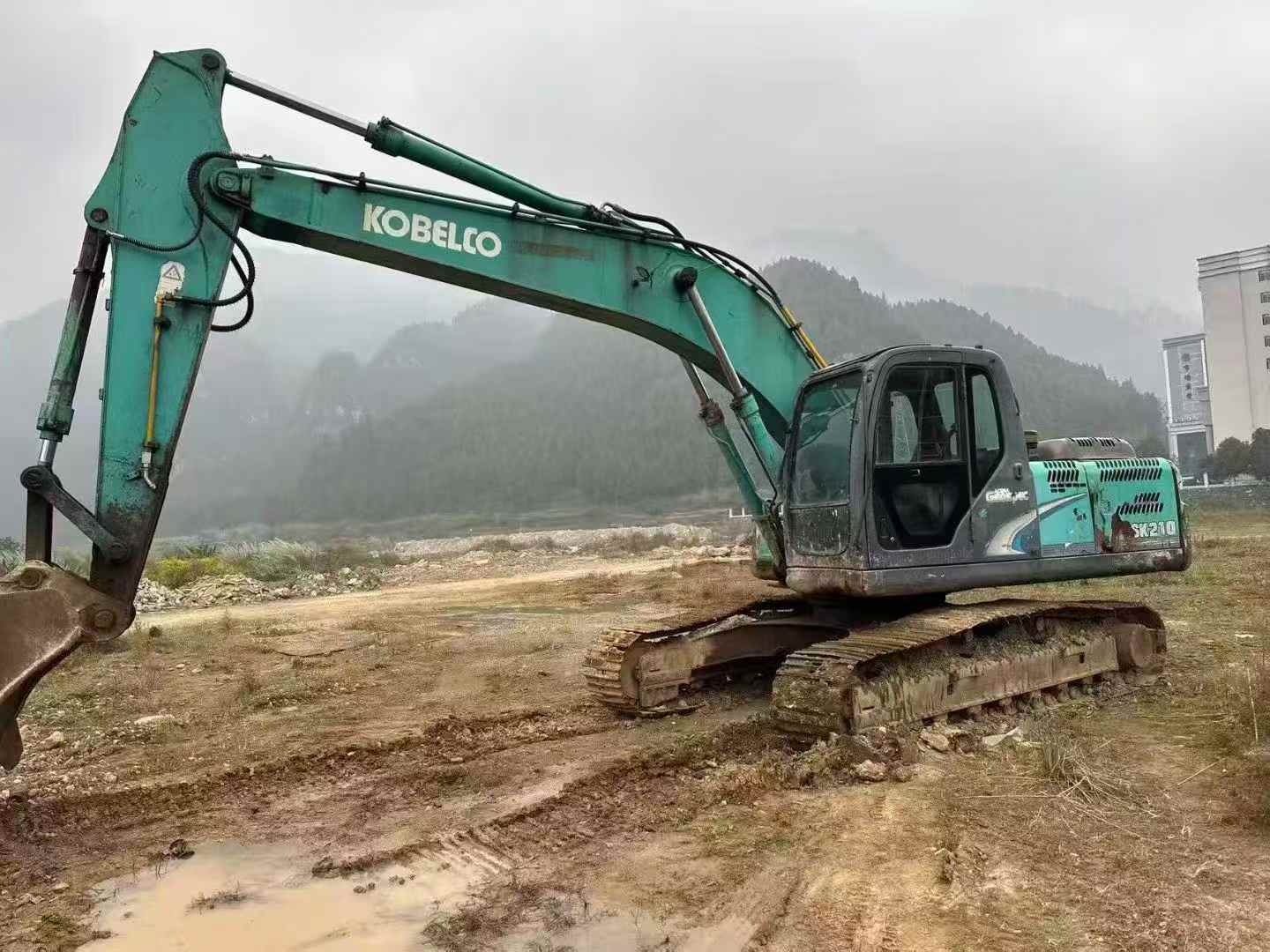 Used Kobelco SK210 Excavator 2016 Model / 2