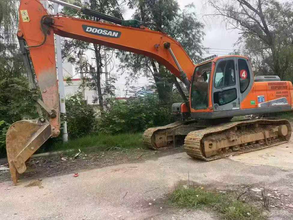 Used Doosan DH220 Excavator 2017 Model
