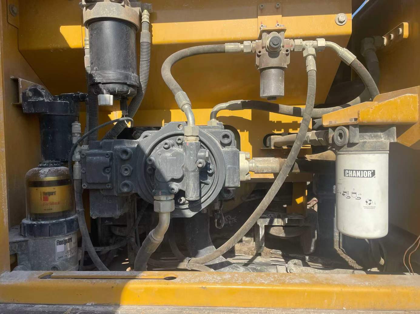 Used XCMG XE215 Excavator 2020 Model / 3