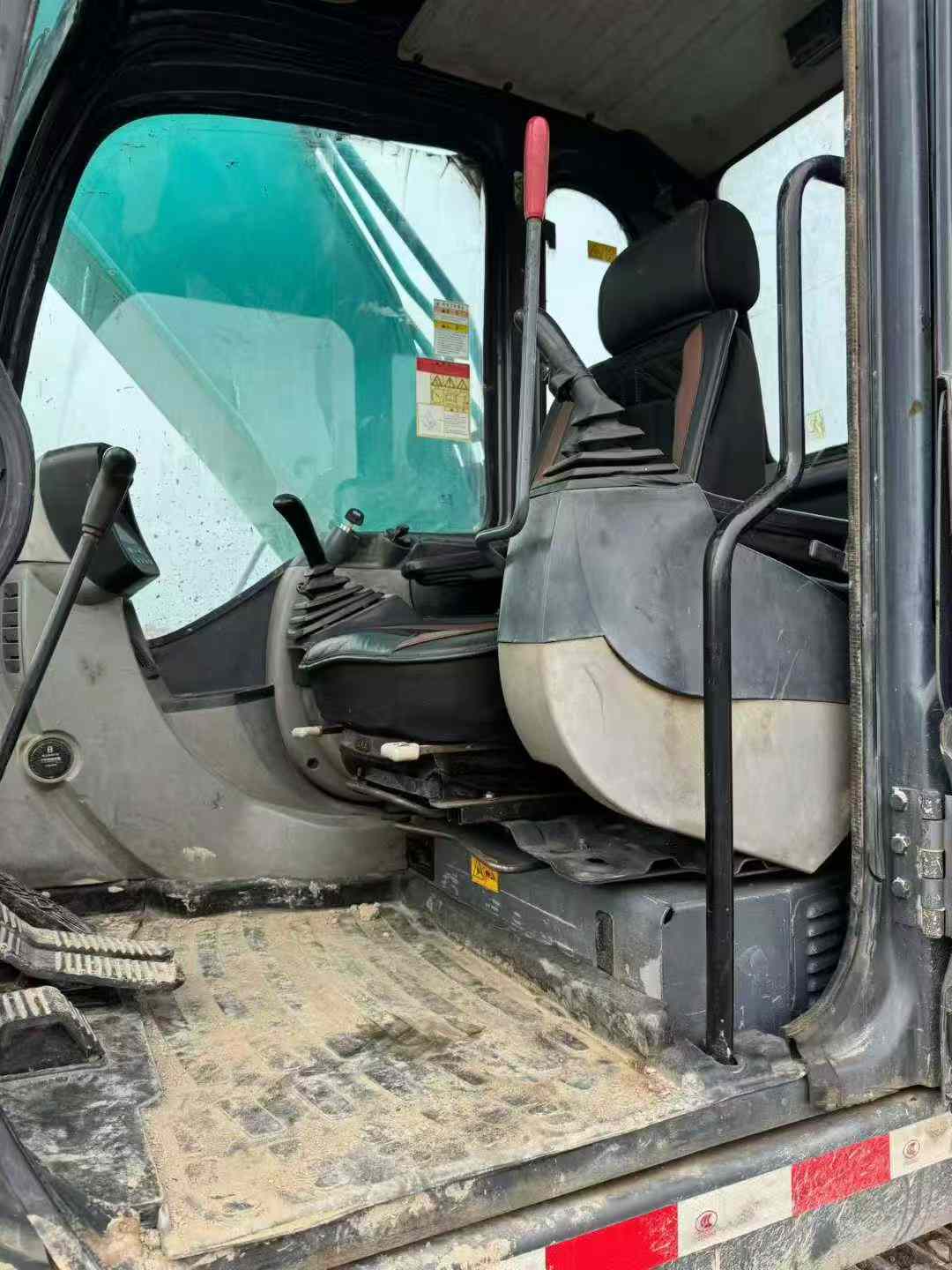 Used Kobelco SK210 Excavator 2015 Model / 9